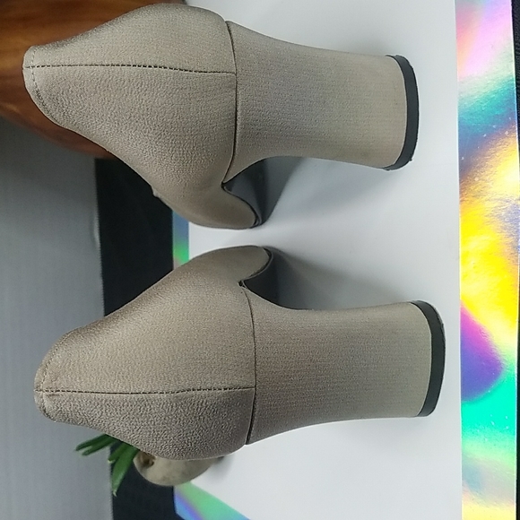 Yves Saint Laurent Beige Block Heels Leather Italy Made Size 7 Medium - Picture 5 of 9